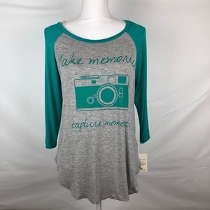 Belle Du Jour Women’s Graphic Quote Tee Size L